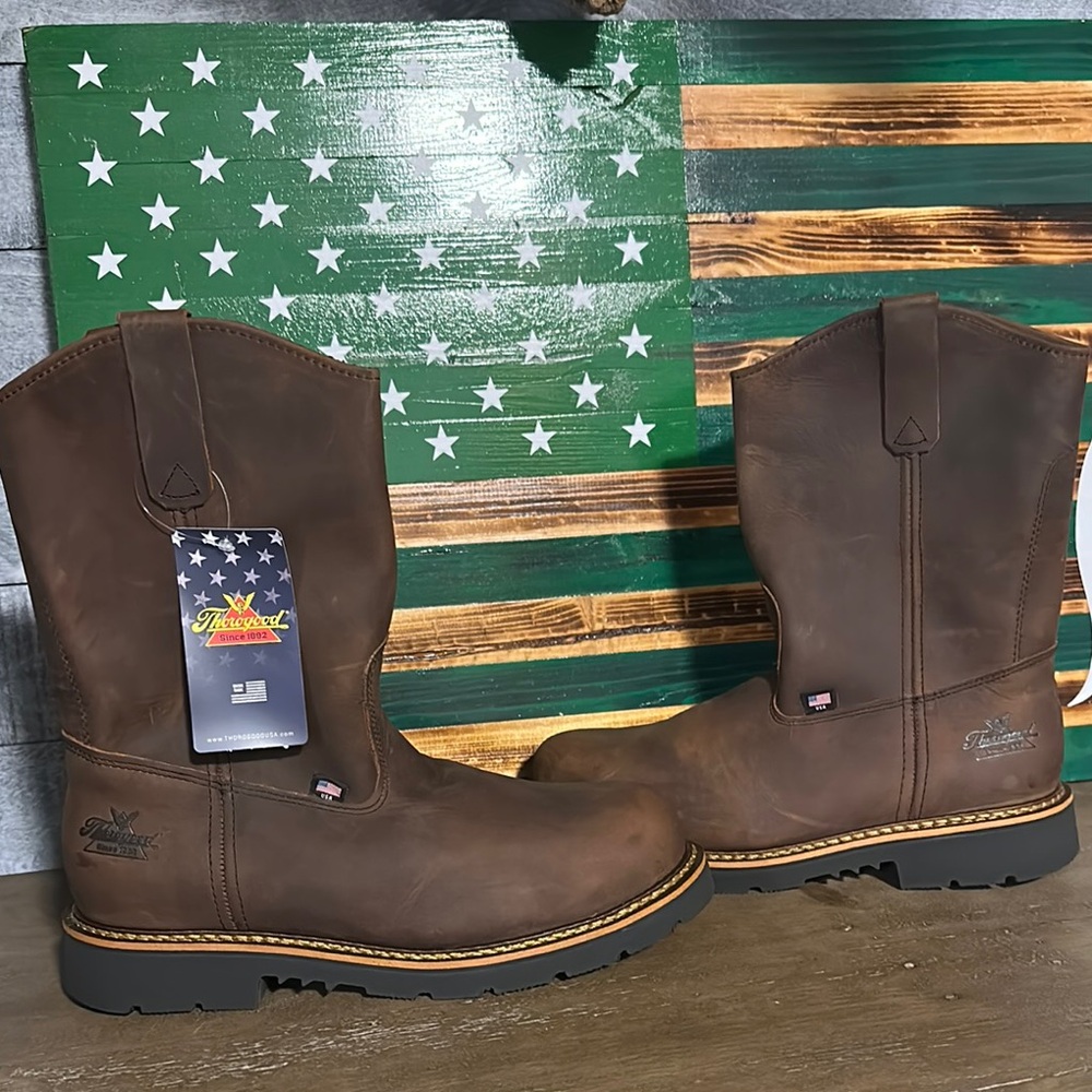 THOROGOOD AMERICAN HERITAGE – 11″ DARK BROWN SAFETY TOE – PULL-ON WELLINGTON